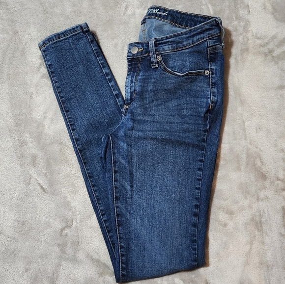 Universal Thread Denim - Curvy Fit Skinny Jeans | Mid Rise Stretch Dark Wash Denim | 6 / 28L